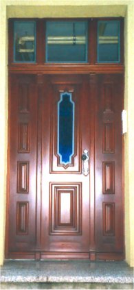 Klassizistische Haustür Modelglas blau gestrahlt vom Tischler-Meister H.Lipp aus Möckern im Jerichower Land bei Magdeburg und Holz Gartenhaus
